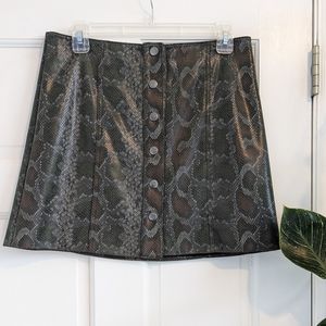 1.STATE Green Printed Snake Skin Short A-Line Skirt
